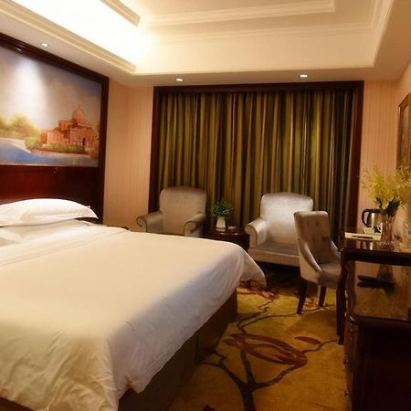 Vienna Hotel Loudi Chunyuan Pedestrian Street Экстерьер фото