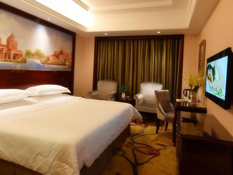 Vienna Hotel Loudi Chunyuan Pedestrian Street Экстерьер фото