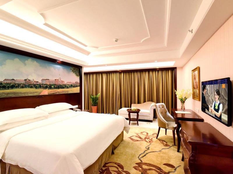 Vienna Hotel Loudi Chunyuan Pedestrian Street Экстерьер фото
